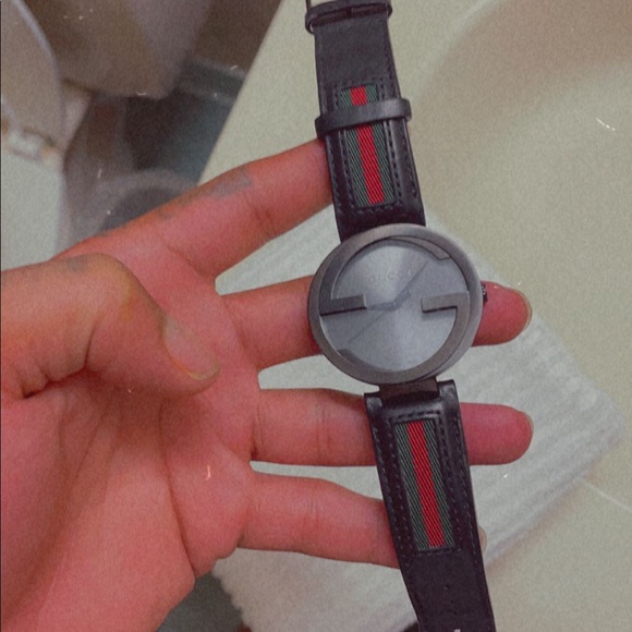 Gucci watch main image 5